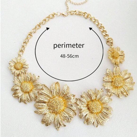 Sunflower Statement Necklace - Gold - Picture 3 of 4